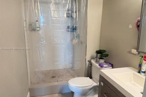 Condo in North Miami, Florida, 2 bedrooms  № 2056461 - photo 17