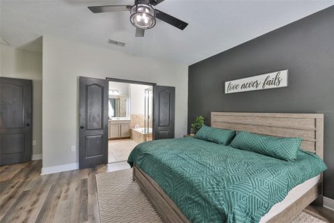 Villa ou maison à vendre à Tampa, Floride: 4 chambres, 253.9 m2 № 2225486 - photo 17