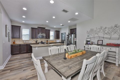 Villa ou maison à vendre à Tampa, Floride: 4 chambres, 253.9 m2 № 2225486 - photo 11