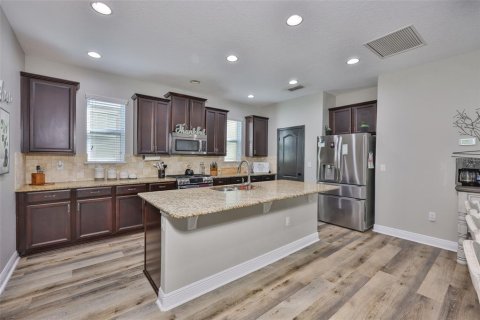 Villa ou maison à vendre à Tampa, Floride: 4 chambres, 253.9 m2 № 2225486 - photo 12
