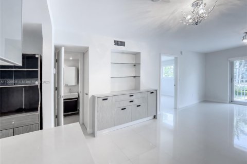 Condominio en alquiler en Miami Beach, Florida, 1 dormitorio, 65.59 m2 № 1951964 - foto 5