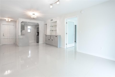 Condominio en alquiler en Miami Beach, Florida, 1 dormitorio, 65.59 m2 № 1951964 - foto 6