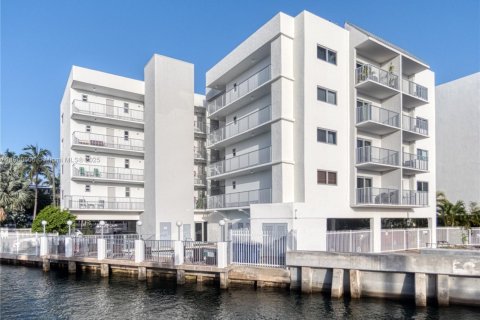 Condominio en alquiler en Miami Beach, Florida, 1 dormitorio, 65.59 m2 № 1951964 - foto 20