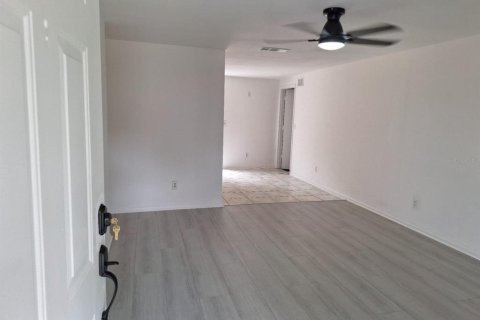 Casa en venta en Tampa, Florida, 3 dormitorios, 125.42 m2 № 1658686 - foto 6