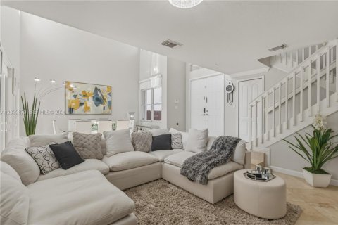 Купить виллу или дом в Майами, Флорида 3 спальни, 205.13м2, № 2085414 - фото 8