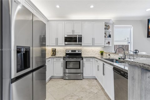 Купить виллу или дом в Майами, Флорида 3 спальни, 205.13м2, № 2085414 - фото 14