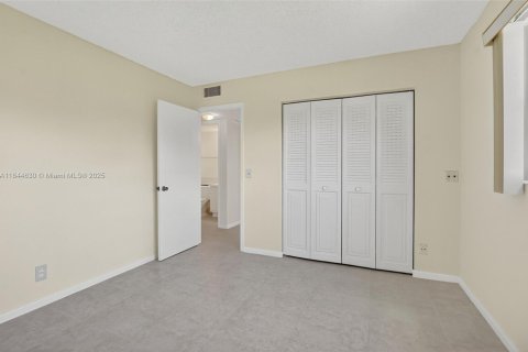Copropriété à vendre à Deerfield Beach, Floride: 2 chambres, 76.18 m2 № 1846146 - photo 16