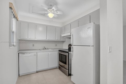 Copropriété à vendre à Deerfield Beach, Floride: 2 chambres, 76.18 m2 № 1846146 - photo 10