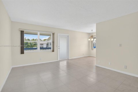 Copropriété à vendre à Deerfield Beach, Floride: 2 chambres, 76.18 m2 № 1846146 - photo 7