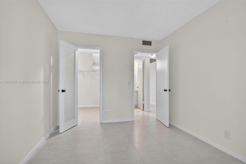 Copropriété à vendre à Deerfield Beach, Floride: 2 chambres, 76.18 m2 № 1846146 - photo 21