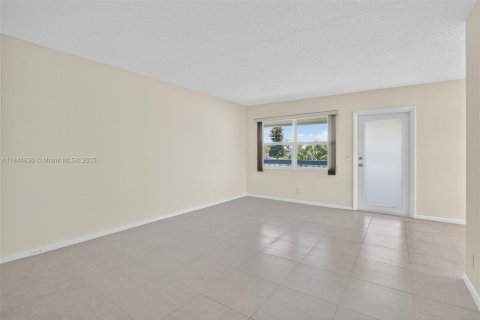 Copropriété à vendre à Deerfield Beach, Floride: 2 chambres, 76.18 m2 № 1846146 - photo 6