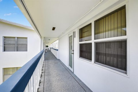 Copropriété à vendre à Deerfield Beach, Floride: 2 chambres, 76.18 m2 № 1846146 - photo 4