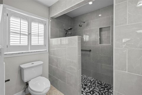 House in Tampa, Florida 3 bedrooms, 202.43 sq.m. № 1796006 - photo 24
