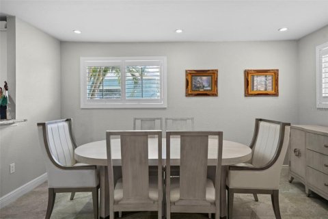 House in Tampa, Florida 3 bedrooms, 202.43 sq.m. № 1796006 - photo 7