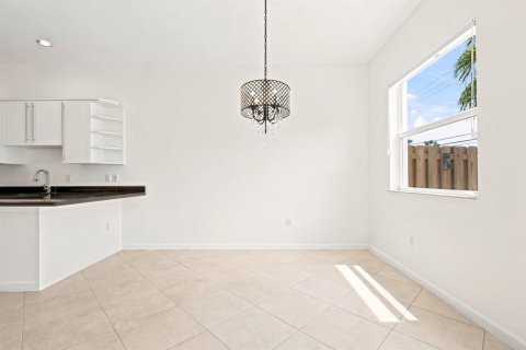 Townhouse in Fort Lauderdale, Florida 3 bedrooms, 155.98 sq.m. № 2086372 - photo 8