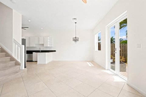 Townhouse in Fort Lauderdale, Florida 3 bedrooms, 155.98 sq.m. № 2086372 - photo 5