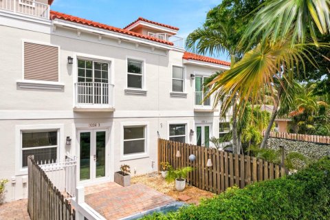Townhouse in Fort Lauderdale, Florida 3 bedrooms, 155.98 sq.m. № 2086372