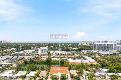 Townhouse in Fort Lauderdale, Florida 3 bedrooms, 155.98 sq.m. № 2086372 - photo 29