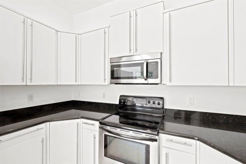 Townhouse in Fort Lauderdale, Florida 3 bedrooms, 155.98 sq.m. № 2086372 - photo 11