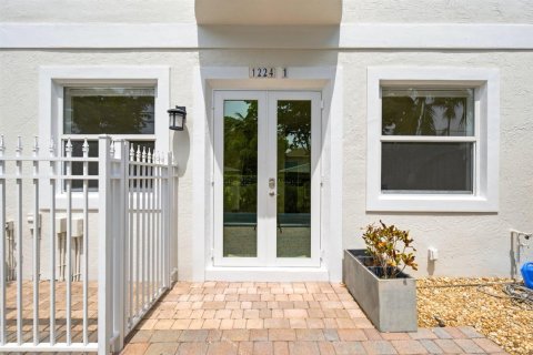 Townhouse in Fort Lauderdale, Florida 3 bedrooms, 155.98 sq.m. № 2086372 - photo 2