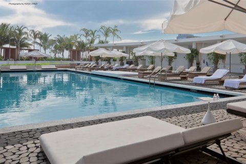 Condominio en venta en Miami, Florida, 3 dormitorios, 158.68 m2 № 1779545 - foto 21
