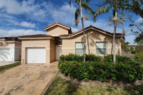 House in Cutler Bay, Florida 3 bedrooms, 130.25 sq.m. № 2080562 - photo 30
