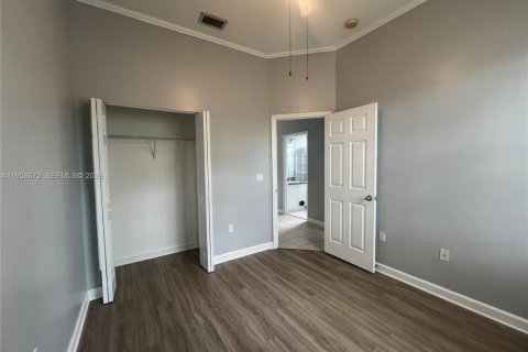 House in Cutler Bay, Florida 3 bedrooms, 130.25 sq.m. № 2080562 - photo 18