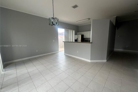 House in Cutler Bay, Florida 3 bedrooms, 130.25 sq.m. № 2080562 - photo 13