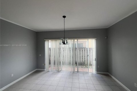House in Cutler Bay, Florida 3 bedrooms, 130.25 sq.m. № 2080562 - photo 14