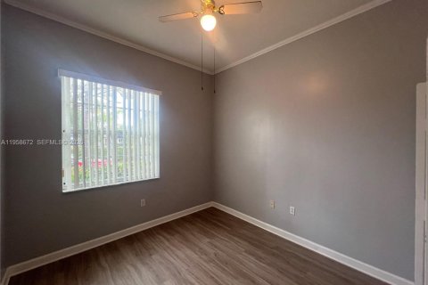 House in Cutler Bay, Florida 3 bedrooms, 130.25 sq.m. № 2080562 - photo 16