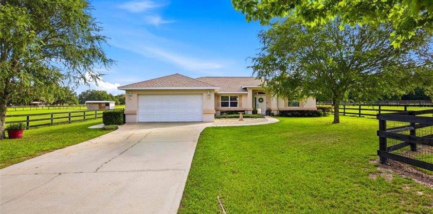 Villa ou maison à Morriston, Floride 3 chambres, 165.46 m2 № 2129026