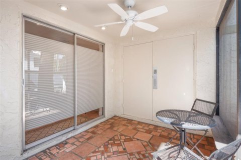Condo in Riverview, Florida, 2 bedrooms  № 1910644 - photo 24