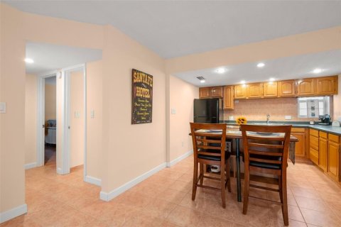 Condo in Riverview, Florida, 2 bedrooms  № 1910644 - photo 3