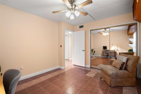 Condo in Riverview, Florida, 2 bedrooms  № 1910644 - photo 21