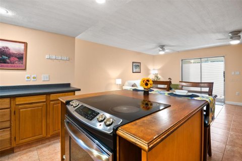 Condo in Riverview, Florida, 2 bedrooms  № 1910644 - photo 7