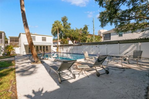 Condo in Riverview, Florida, 2 bedrooms  № 1910644 - photo 17