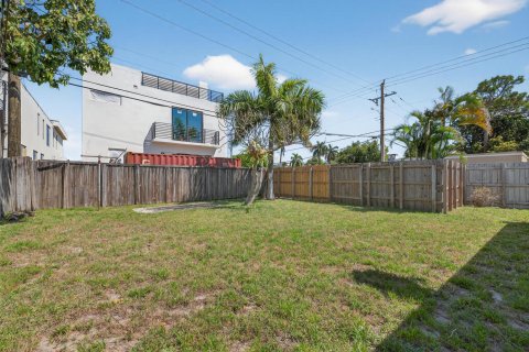 Propiedad comercial en venta en Fort Lauderdale, Florida, 170.57 m2 № 2146249 - foto 24