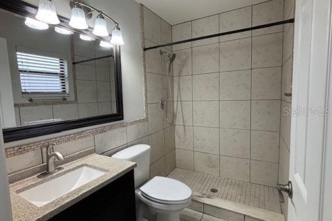 Снять в аренду виллу или дом в Тарпон-Спрингс, Флорида 2 спальни, 117.99м2, № 2094221 - фото 15