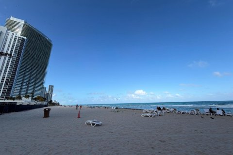 Condo in Sunny Isles Beach, Florida, 1 bedroom № 2183441 - photo 29