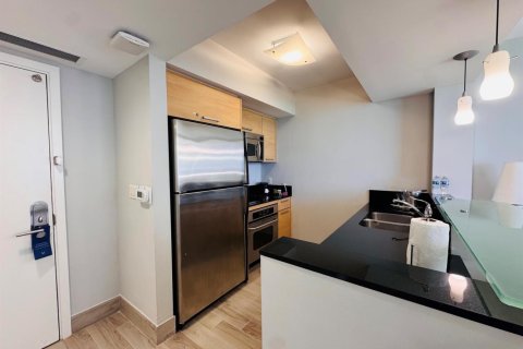Condo in Sunny Isles Beach, Florida, 1 bedroom № 2183441 - photo 13