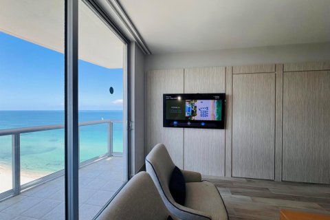 Condo in Sunny Isles Beach, Florida, 1 bedroom № 2183441 - photo 20
