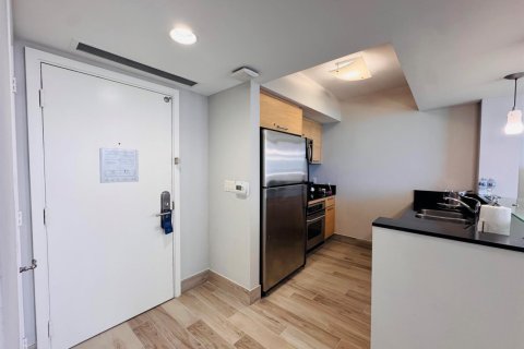 Condo in Sunny Isles Beach, Florida, 1 bedroom № 2183441 - photo 10