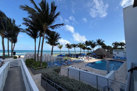 Condo in Sunny Isles Beach, Florida, 1 bedroom № 2183441 - photo 27