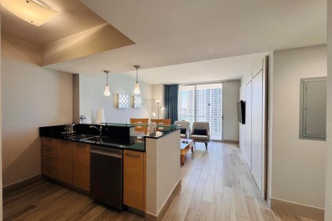 Condo in Sunny Isles Beach, Florida, 1 bedroom № 2183441 - photo 11
