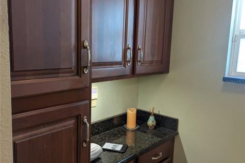 Casa en venta en Tampa, Florida, 4 dormitorios, 230.03 m2 № 1820704 - foto 22