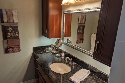 Casa en venta en Tampa, Florida, 4 dormitorios, 230.03 m2 № 1820704 - foto 20