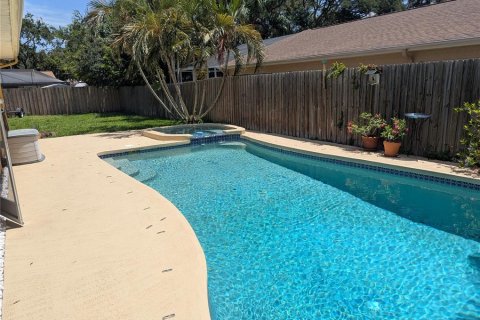 Casa en venta en Tampa, Florida, 4 dormitorios, 230.03 m2 № 1820704 - foto 3