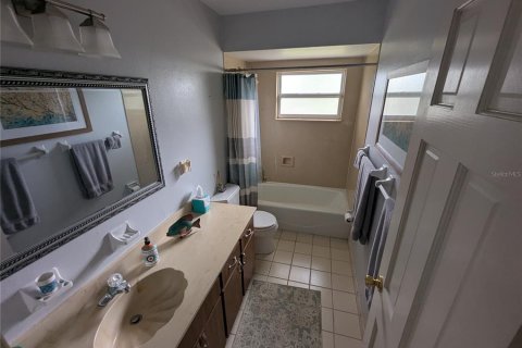 Casa en venta en Tampa, Florida, 4 dormitorios, 230.03 m2 № 1820704 - foto 24