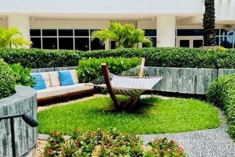 Condominio en alquiler en Miami Beach, Florida, 2 dormitorios, 96.15 m2 № 2006378 - foto 26
