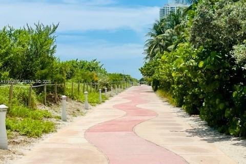 Condominio en alquiler en Miami Beach, Florida, 2 dormitorios, 96.15 m2 № 2006378 - foto 25